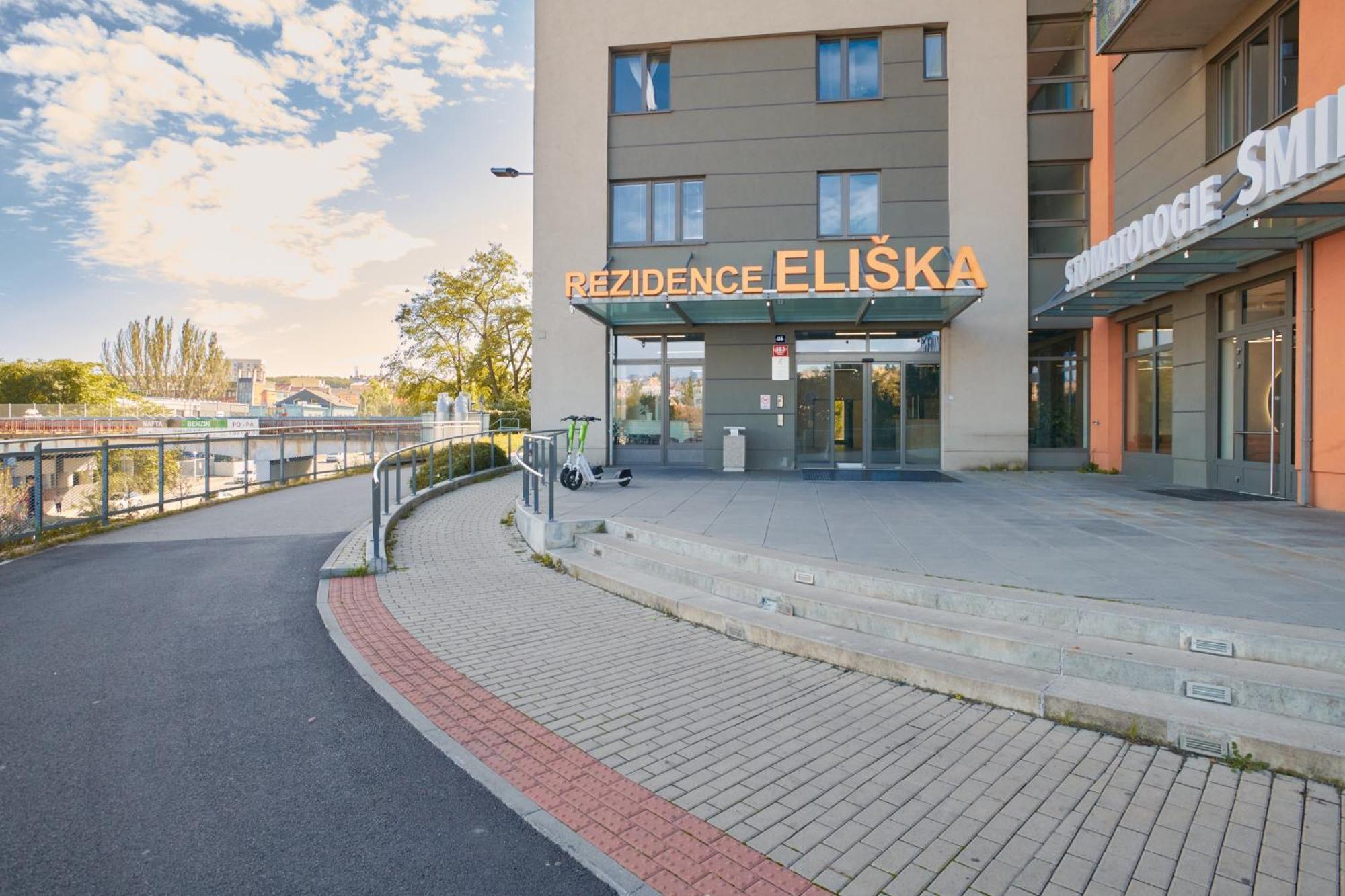 Apartment High-sky O2 Arena With Garage Parking And Ac Prague